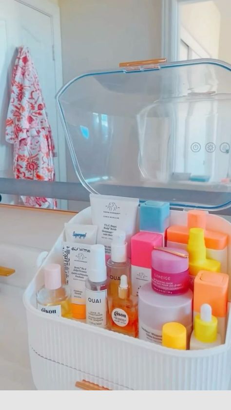 #preppy #skincare #drunk elephant Preppy Organization, Preppy Vanity, Preppy 101, Preppy Basics, Preppy Videos, Preppy Makeup, Preppy Skincare, Drunk Elephant Skincare, Preppy Bedroom