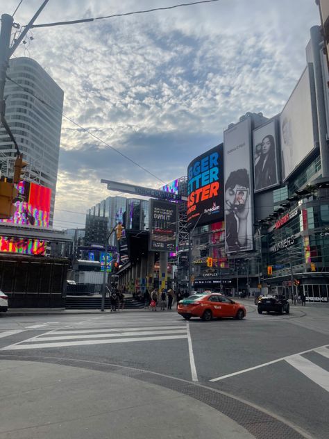 Canadian Times Square yonge dundas square in downtown toronto #toronto #downtown #square #aesthetic #city #cityview #1 Downtown Toronto Aesthetic, Toronto Aesthetic, Square Aesthetic, Aesthetic Day, Toronto Downtown, Boyfriend Aesthetic, Aesthetic City, Downtown Toronto, Toronto Canada