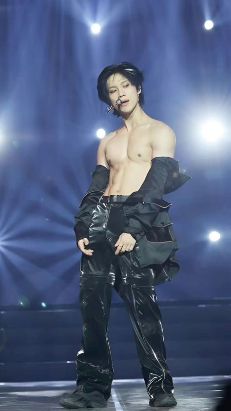 Taemin Shirtless Shinee, Taemin Guilty Wallpaper, Taemin Thirsty, Taemin Shinee Wallpaper, Hot Kpop Idols, Guilty Taemin, Taemin Guilty, Taemin Ace, Taemin Shinee