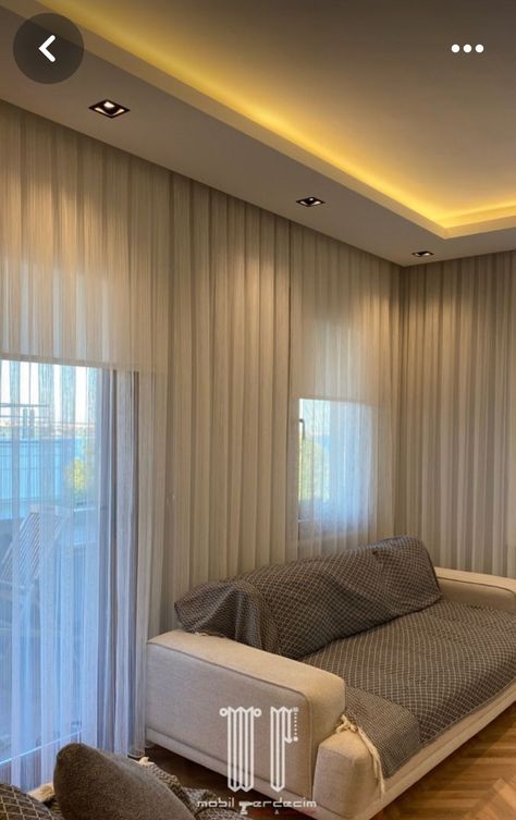 Gebsonboard Design Modern, Sitting Room Curtains Ideas, Cielorrasos Ideas, Curtain Ceiling, Luxury Houses Entrance, Lounge Room Styling, Curtains Living Room Modern, False Ceiling Bedroom, Ceiling Curtains