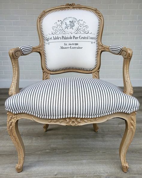 French Chair Makeover, French Armchair, Diy Furniture Upholstery, Furniture Reupholstery, Antique French Country, French Arm Chair, Reupholster Chair, Entryway Mudroom, Deck Designs