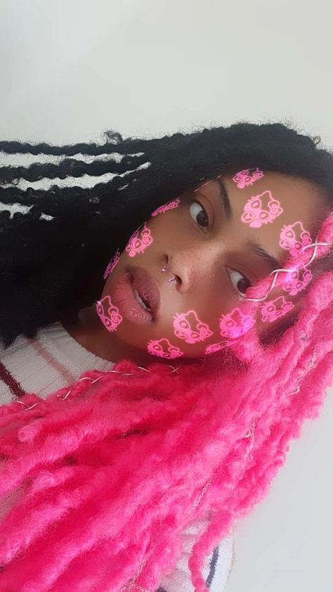 Pink hair black girl Alt Butterfly Locs, Butterfly Locs Pink And Black, Pink Butterfly Locs, Pink Box Braids, Box Braids Men, Lavender Hair Colors, High Fashion Hair, Lavender Hair, Twist Braid Hairstyles