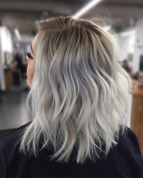 Amazing Ombré Hairstyle Inspirations for Medium Length Hair - Hair Color Trends Bob Lung, Icey Blonde, Blonde Bayalage, 2019 Hairstyles, Ice Blonde Hair, Silver Blonde Hair, Icy Blonde Hair, Fall Hair Color Trends, Hair Blond