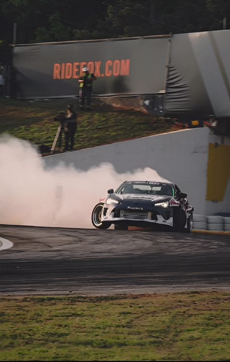 #Drift #DiegoHiga #JdmSupreme #FormulaDrift Formula Drift Wallpaper, Drift Wallpaper, Formula Drift, Toyota Gt86, Pretty Cars, Car Posters, Drift Cars, Car Wallpapers, Cafe Racer