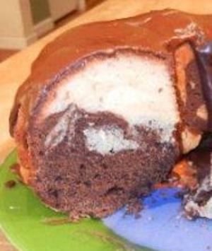 German Marble Cake Recipe, Chocolate Mountain, Marble Cake Recipe, Home Chocolate, Chocolate And Vanilla Cake, German Cake, Marble Cake Recipes, German Recipes, German Girl