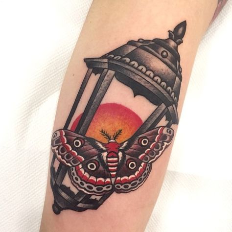 Love the colors on this moth... Lantern Moth Tattoo, New School Moth Tattoo, Moth And Lamp Tattoo, Moth Colored Tattoo, American Traditional Moth Tattoo Color, Flame Tattoo, Lamp Tattoo, Moth Tattoo Design, Lantern Tattoo