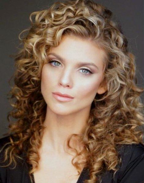 AnnaLynne McCord July 16 Sending Very Happy Birthday Wishes! All the Best! Body Perm, Long Hair Perm, Spiral Perm, Curly Hair Photos, Blonde Curly Hair, Beautiful Curly Hair, Beautiful Curls, Curly Hair With Bangs, Permed Hairstyles