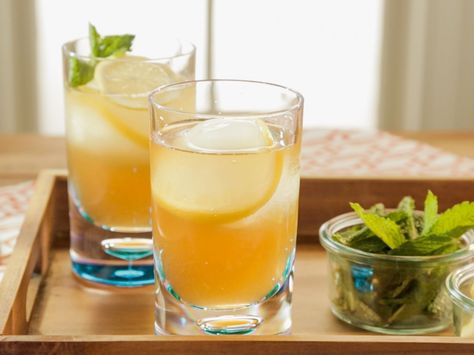 Trisha's Porch Punch recipe from Trisha Yearwood via Food Network Porch Punch, Trisha's Southern Kitchen, Trisha Yearwood Recipes, Desert Drinks, Mint Simple Syrup, Trisha Yearwood, Southern Kitchens, Southern Kitchen, Punch Recipe