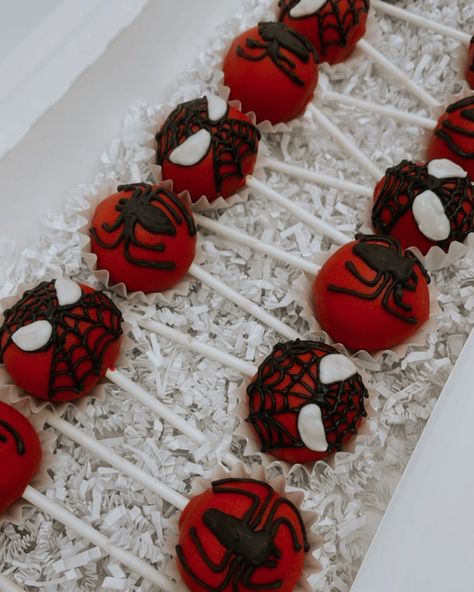 @berrieswithatwist on instagram! Spiderman cake pops perfecf for party Batman And Spiderman Birthday Party, Spider Man Cake Pops Ideas, Spiderman Cake Pops Ideas, Spidey And His Amazing Friends Cake Pops, Spidey Cake Pops, Spiderman Cookie Cake, Marvel Cake Pops, Spiderman Desserts, Spiderman Strawberries