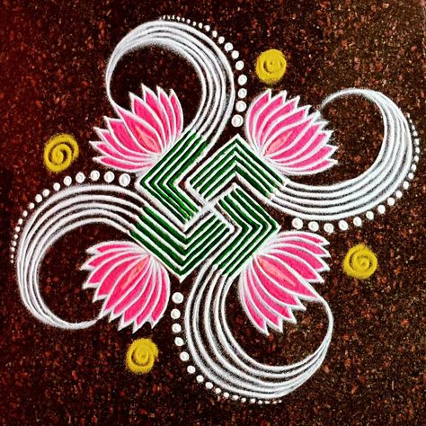 Lotus Kolam Rangoli Designs, Rangoli Designs 2024, Easy Lotus Rangoli, Border Rangoli Designs For Pooja, Diwali Kolam Design, Diwali Kolam, Simple Rangoli With Dots, Lotus Rangoli, Easy Rangoli Designs Videos