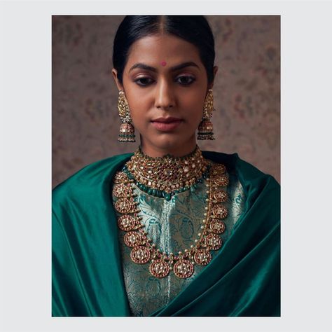 Kishandas & Co. on Instagram: “Sultry, Southern and Stylish. The ancient craft of haar making perfected at the Kishandas studio interprets the auspicious ambi haar in a…” South Indian Bride Jewellery, Bottu Mala, Indian Brides Jewelry, Temple Jewelry Necklace, Indian Wedding Jewelry Sets, Indian Bridal Jewelry Sets, Bridal Jewellery Design, Antique Jewellery Designs, Diamond Necklace Designs