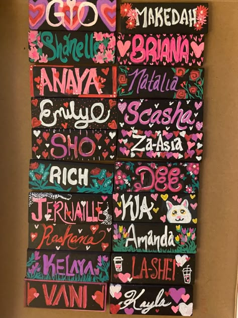 Chalk Name Tags Ideas, Locker Name Tag Ideas, Name Tags Ideas For Work, Starbucks Name Tags Ideas, Starbucks Decorations, Starbucks Nametags Art, Name Tag Design Ideas, Starbucks Job, Starbucks Nametags