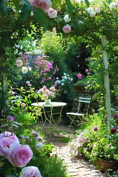 Secret Cottage Garden, Secret Fairy Garden Ideas, Tiny Fairy Garden Ideas, Tiny Cottage Garden Ideas, Mini Garden Aesthetic, Garden View From Window, Small Secret Garden Ideas, Small Rose Garden Ideas, Small Secret Garden