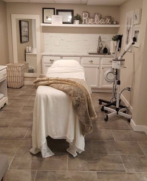 Spa Room Ideas Estheticians, Spa Room Ideas, Massage Room Decor, Home Spa Room, Beauty Room Salon, Esthetician Room Decor, Esthetics Room, Spa Room Decor, Salon Suites Decor