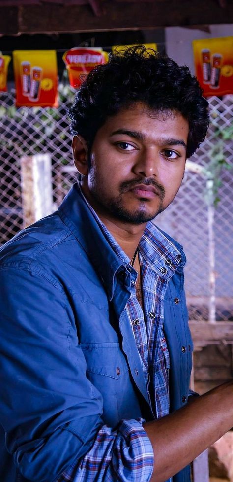 Vijay Wallpaper, Tamil New Songs, Cute Movie Scenes, Vijay Actor, Formal Men Outfit, Samantha Photos, Actor Picture, Love Couple Photo, Muslim Lifestyle