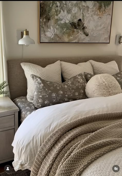 Taupe Bedding Ideas With Color, Taupe And Charcoal Bedroom, Comforter Ideas For Grey Headboard, Light Gray Wall Bedroom, Gray Bedding Inspiration, Neutral Gray Bedroom, Brown Bedding Bedroom Ideas, Beige And Black Room, Taupe Bedding Ideas