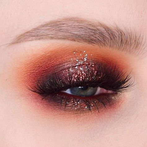 Warm fall🍂 feels are the perfect way to kick off your #Thanksgivingday 😻@j_morganmakeup wearing the #KVDFetish palette & Superbrow Pomade Makeup On Fleek, Eyeliner Tutorial, Fall Feels, Makeup Obsession, Kat Von, Kat Von D, Makeup Geek, Warm Autumn, Eyeshadow Looks