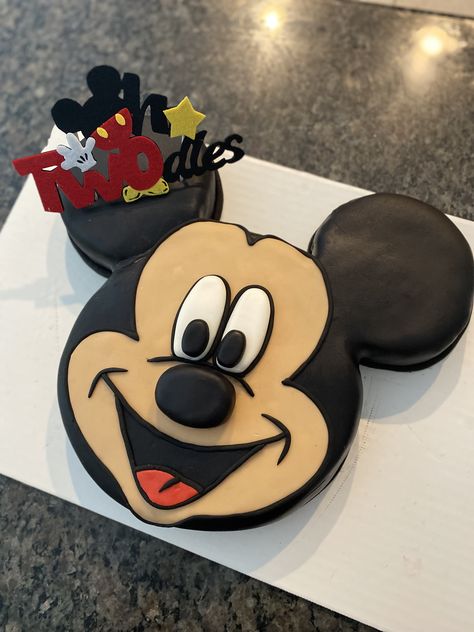 Mickey Mouse Head Cake, Mickey Mouse Shaped Cake, Mickey Head Cake, Cake Mickey Mouse, Mickey Cake, Circle Cake, Mickey Cakes, Mickey Mouse Cake, Mickey Mouse Head