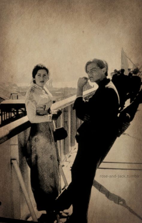 Woah!!!! I am transported to 1912 in this picture!!!! I love it!!!!! Titanic Behind The Scenes, Titanic Kate Winslet, Aesthetic Items, Titanic 1997, Leo And Kate, Photographie Indie, Jack Rose, Leonardo Dicaprio 90s, Jack Dawson