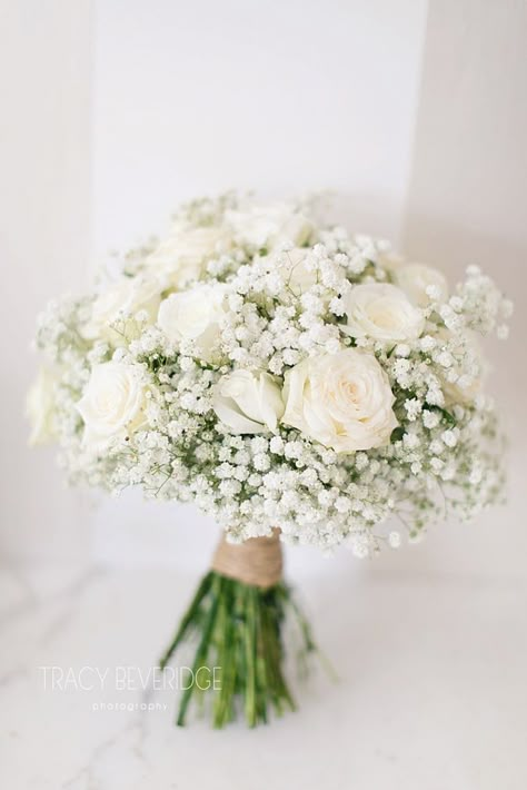 Flowers Represent, Wedding Flowers White, Simple Wedding Bouquets, Bridal Bouquet Flowers, White Bridal Bouquet, White Wedding Bouquets, Hand Bouquet, Gorgeous Couple, Flowers White