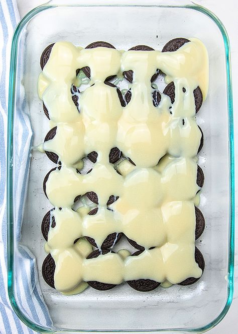 Oreo Dump Cake Recipes, Oreo Dump Cake, Chocolate Oreo Cheesecake, Oreo Birthday Cake, Oreo Cookie Recipes, Oreo Recipes, Chocolate Fudge Cake, Chocolate Oreos, Oreo Dessert