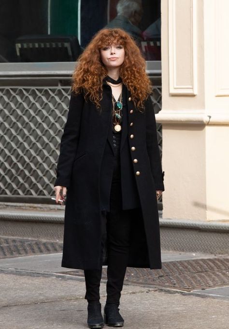 Natasha Lyonne - "Russian Doll" Set in NYC 03/25/2021 Natasha Lyonne Style, Russian Doll Aesthetic, Natasha Lyonne, Doll Set, Poses References, Russian Doll, Carrie Bradshaw, Looks Style, Celebrity Photos