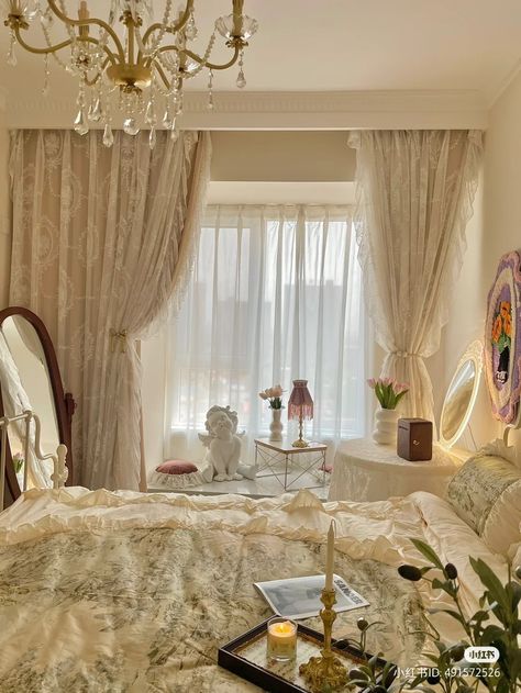 Bridgeton Bedroom Aesthetic, Vintage Romance Bedroom, French Countryside Bedroom, Classy Room, Costal Bedroom, Princess Bedrooms, Classy Rooms, Fashion School, Cute Bedroom Decor