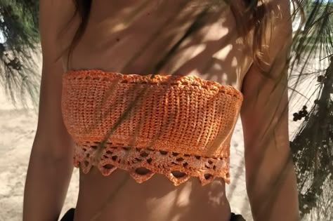 ig: @yarn_over_the_world Crochet Orange Top, Crochet Top Beach, Crochet Bikinis, Crochet Beach Wear, Orange Crochet, Crochet Fairy, Fest Outfits, Estilo Taylor Swift, Crochet Business