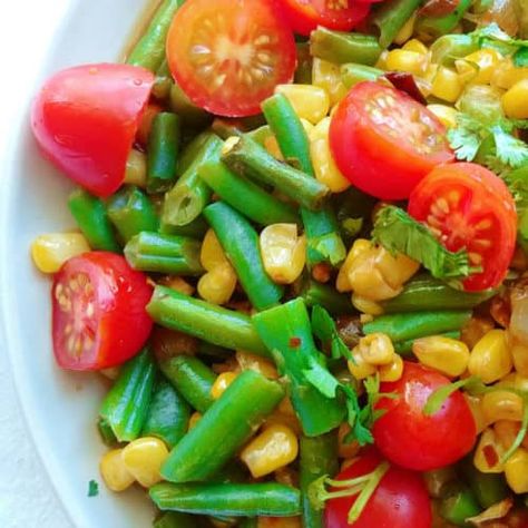 Succotash Salad, Corn Tomato Salad, Green Bean Salad, Vegetable Salad Recipes, Simple Dressing, Green Bean Salads, Flavorful Vegetables, Green Beans And Tomatoes, Vegan Side Dishes