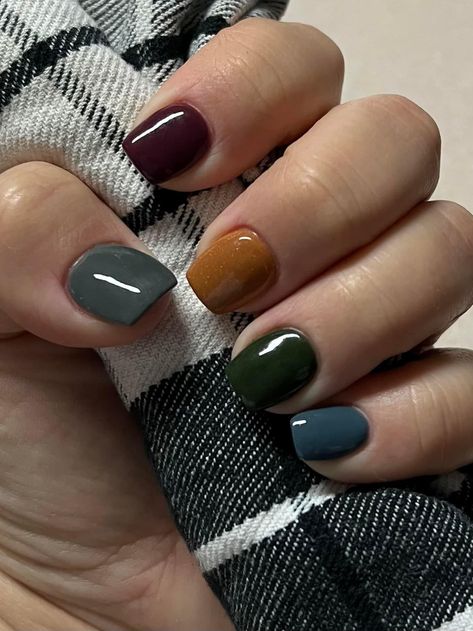 Fall Nail Combinations, Multi Color Green Nails, Fall Nail Color Combinations, Fall Nail Color Combos, Fall Multi Colored Nails, Multicolored Nails Fall, Multi Color Fall Nails, Multi Colored Nails Fall, Fall Color Palette Nails