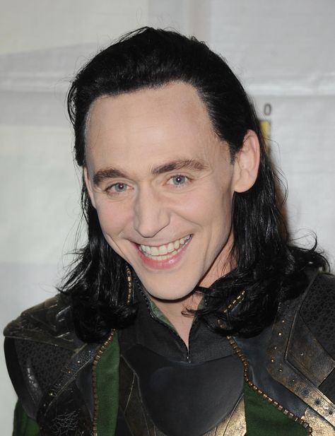 Tom Hiddleston as "LokI" at the San Diego Comic-Con in July 2013 Thor The Dark World, Loki God Of Mischief, Loki Avengers, Dark World, Thomas William Hiddleston, The Dark World, Loki Marvel, Loki Thor, Loki Laufeyson