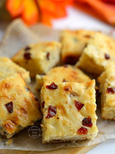 Eggless Blondies Recipe, White Chocolate Cranberry Blondies, Cranberry Blondies, White Chocolate Brownies Recipe, Wheat Cake Recipe, White Chocolate Blondies Recipe, Roasting Pan Recipes, Chocolate Blondies Recipe, Eggless Brownie Recipe