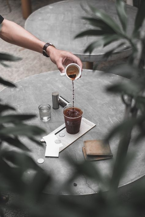 Coffee In Cafe Photography, Coffee Culture Photography, Coffee Shop Ambience Photography, Cold Brew Photography, Product Photography Coffee, Coffee Shop Marketing Ideas, Coffee Product Photography Ideas, Cafe Aesthetic Photoshoot, Cafe Photography Ideas