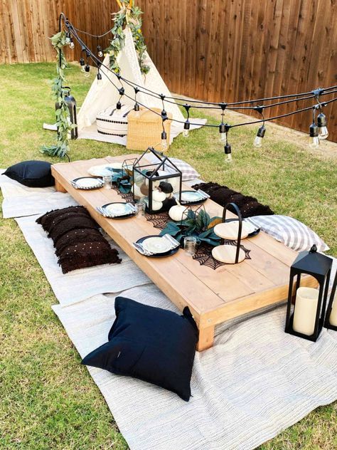 How to Make a Picnic Table Picnic Table Ideas, Table Top Ideas, Wine Picnic Table, Picnic Party Decorations, Build A Picnic Table, Diy Picnic, Diy Picnic Table, Wine Picnic, Picnic Table Plans