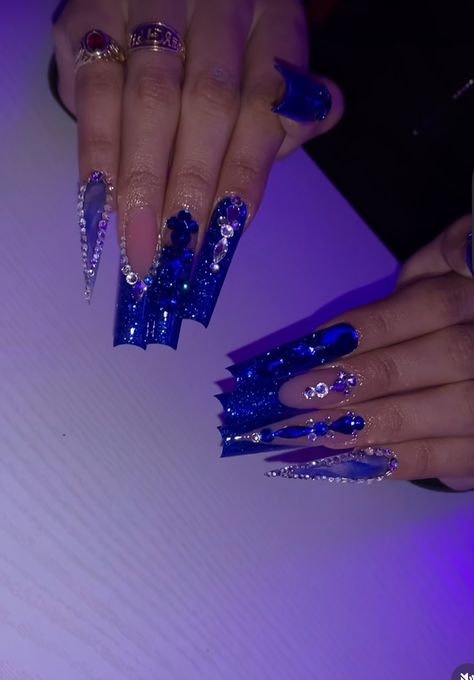 Royal Blue Nails Christmas, Royal Blue Bling Nails, Winter Blue Nails Acrylic, Royal Blue Christmas Nails, Shorties Nails, Blue Christmas Nails, Fresh Nails, Black Lace Evening Dress, Royal Blue Nails