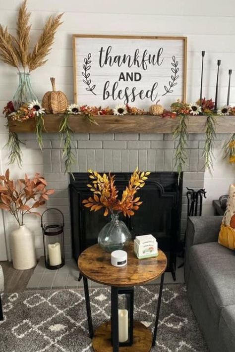 22+ Elegant & Cheap Thanksgiving Decor Ideas & Thanksgiving Decorations Thanksgiving Rustic Decor, Diy Thanksgiving Decorations Table, Cheap Thanksgiving Decorations, Thanksgiving Decorations Table, Diy Thanksgiving Decorations, Thanksgiving Dinner Table Setting, Thanksgiving Decor Ideas, Farmhouse Thanksgiving, Fall Tray