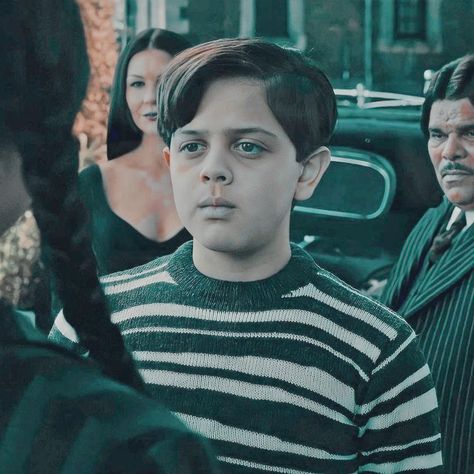 Pugsley Addams Aesthetic, Wednesday Brother, Pericles Adams, Pugsley Addams Wednesday, Yoko Wednesday, Pugsley Wednesday, Addams Family Show, Wednesday Addams Makeup, Wednesday Aesthetic