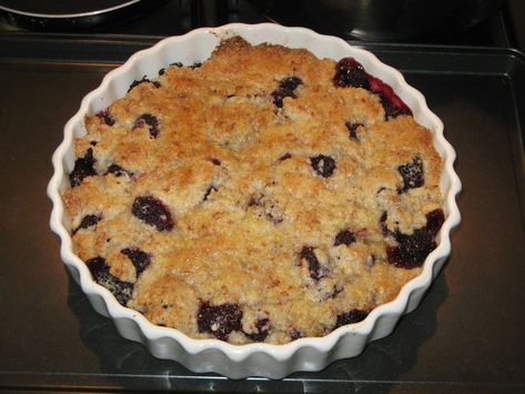 Mulberry Cobbler, Huckleberry Recipes, Cherry Cobbler Recipe, Mulberry Recipes, Blackberry Cobbler Recipe, Fruit Cobbler, Berry Dessert, Best Sweets, Cobbler Recipes