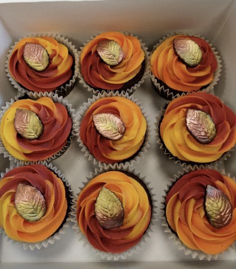 Fall Cupcakes Decoration, Autumn Cupcakes, Cupcakes Fall, Fall Cakes Decorating, Ideas For Cupcakes, Thanksgiving Sweets, Fall Products, Thanksgiving Cupcakes, Ideas Cupcakes