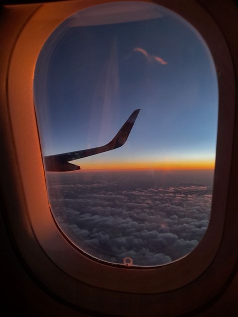 Dures Albania, Sky Aeroplane Aesthetic, Aeroplane Aesthetic Wallpaper, Aeroplane Aesthetic, Aeroplane View, Aeroplane Travel, Airplane Sunset, Sunset Flight, Plane View