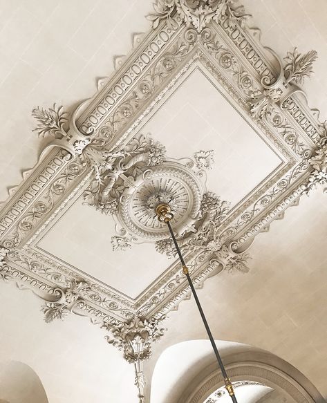 Versailles Ceiling, Classical Ceiling Design, New Years Dinner Party, One Day In Paris, French Style Interior, Day In Paris, Classic Villa, Plaster Wall Art, Ceiling Ideas