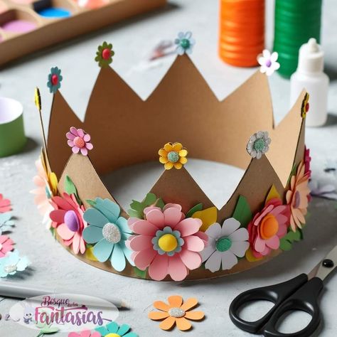 Girly Activities For Kids, Fairy Tale Crafts Preschool, Paper Crowns For Kids, Fairy Tale Crafts, Creative School Project Ideas, Crown For Kids, Paper Crowns, Hand Crafts For Kids, Doll Diy Crafts