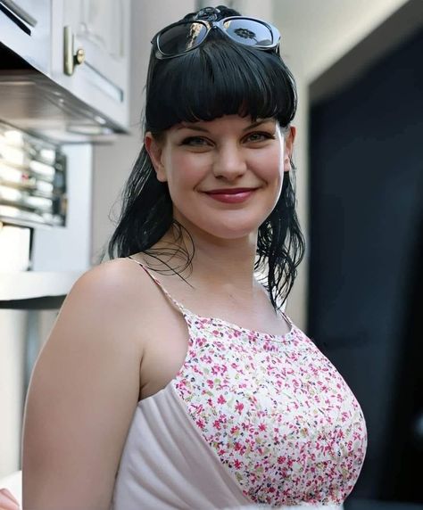 Pauley Perette, Abby Ncis, Ncis Abby, Abby Sciuto, Billy Currington, Pauley Perrette, Transition Goals, Barbara Eden, Good Face