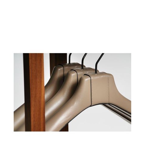 Available on Meillart, discreet yet versatile, the Achilles rack is an essential accessory for a bedroom or guest room. The slender silhouette, made entirely of Canaletto walnut, features three legs that meet in a common centre highlighted by a circular marble plate covered in leather. Two delicate rods in satin brass finish connect two of the legs, perfectly suited for hanging trousers, skirts or stockings. Hanging Trousers, Clothes Valet, Office Hub, Marble Plate, Valet Stand, Fireplace Set, Wood Clothes, Leather Tray, Jewelry Organizer Storage