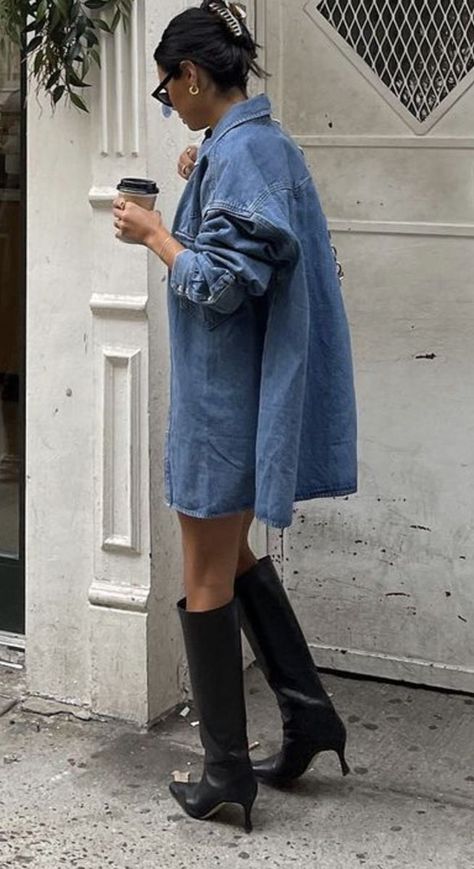 Denim Dress Fall 2023, Atlanta Style Fashion, Australian Winter, T Shirt Outfits, Looks Jeans, Look Adidas, Look Jean, California Outfits, Estilo Indie