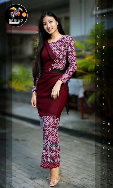 Chin Traditional Dress Design, Chin Traditional Dress, Dakmanda Design, Traditional Dress Design, 2023 Tops, Long Blouse Designs, Burmese Clothing, Bodycon Dress Casual, Traditional Dresses Designs