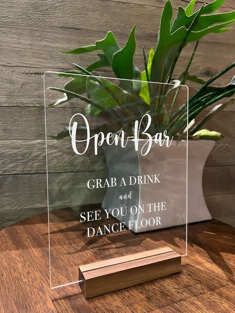 Simple Wedding Reception Decorations, Wedding Entry Table, Wedding Decor Reception, Simple Wedding Reception, Sea Glass Wedding, Open Bar Sign, Wedding Sign Decor, Sign For Wedding, Party Table Centerpieces