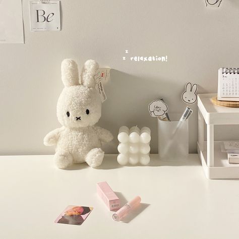 Miffy Bedroom, Miffy Room, Room Organisation, Desk Inspo, Minimalist Room, Pretty Room, Room Makeover Inspiration, Cute Room Decor, Desk Setup