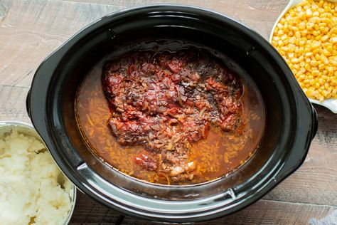 Slow Cooker Beer, Onion and Ketchup Chuck Roast - The Magical Slow Cooker Slow Cooker Adobo Chicken, Slow Cooker Short Ribs, Crockpot Roast Recipes, Short Ribs Slow Cooker, Creamed Beef, The Magical Slow Cooker, Roasted Onions, Onion Soup Mix, Chuck Roast