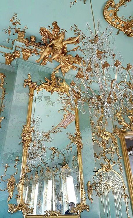 Rococo Aesthetic, Charlottenburg Palace, Rococo Interior, Rococo Art, Istoria Artei, Castle Aesthetic, French Rococo, Baroque Architecture, Princess Aesthetic